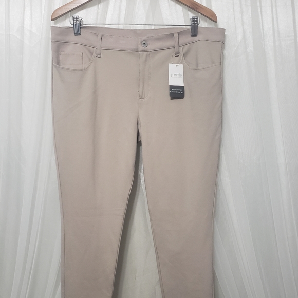 Yummie NWT Sz XL Dena Skimmer Ponte Pant Taupe - Picture 3 of 12